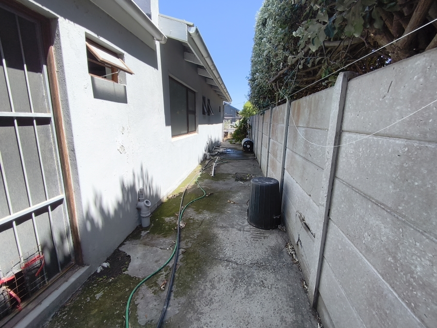 3 Bedroom Property for Sale in De Kelders Western Cape